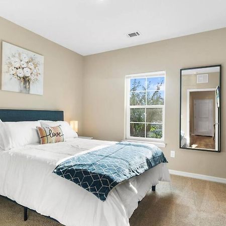 Elegant 1Br/1Ba Condo With Pool, Gym And Laundry Melbourne Exterior photo
